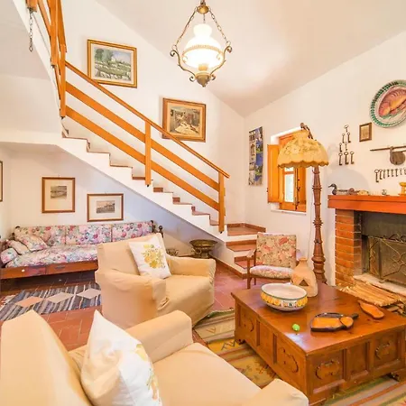 Holiday home 4 Bedroom Cozy In Sambuca di Sicilia